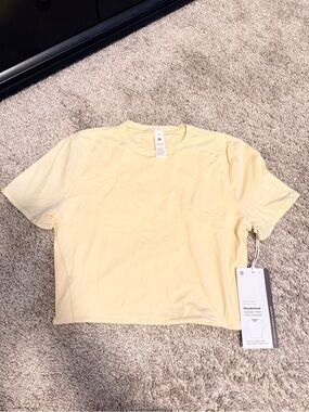 Lululemon Wundermost
Crewneck T-Shirt
Butter Cream
